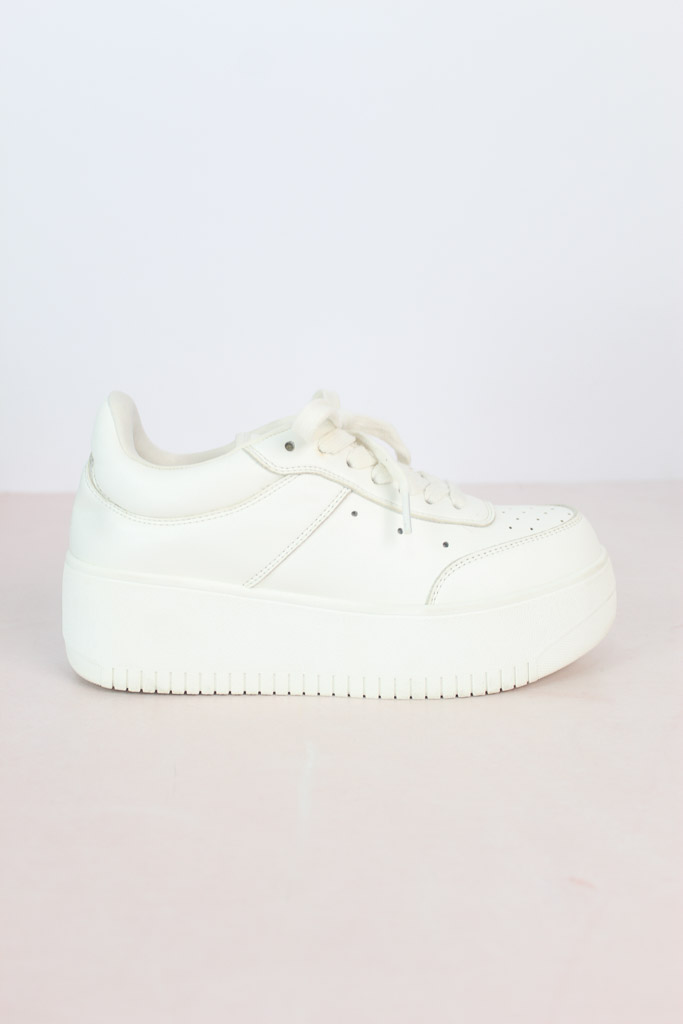 Steve Madden sneakers (talla 5.5)