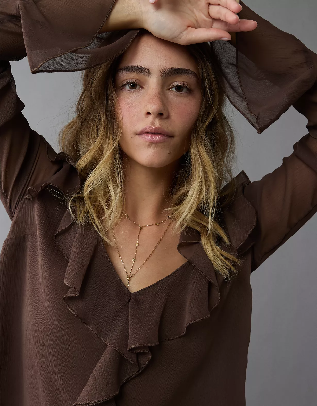 American Eagle Chiffon Bell Sleeve Ruffle Blouse nueva (talla Small)