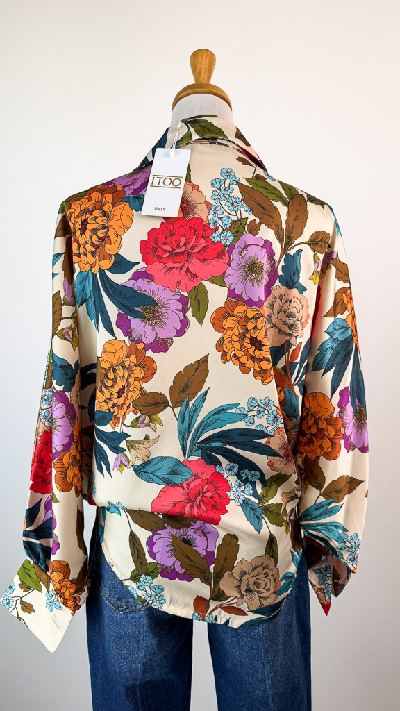 Blusa itoo italy nueva (talla small) - 2