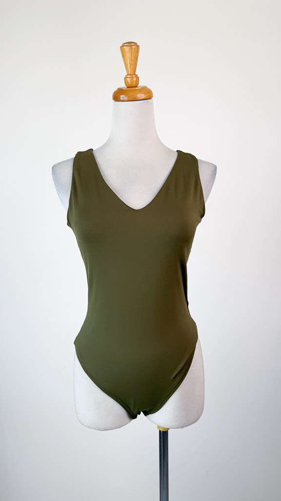 Body olivo (talla small)