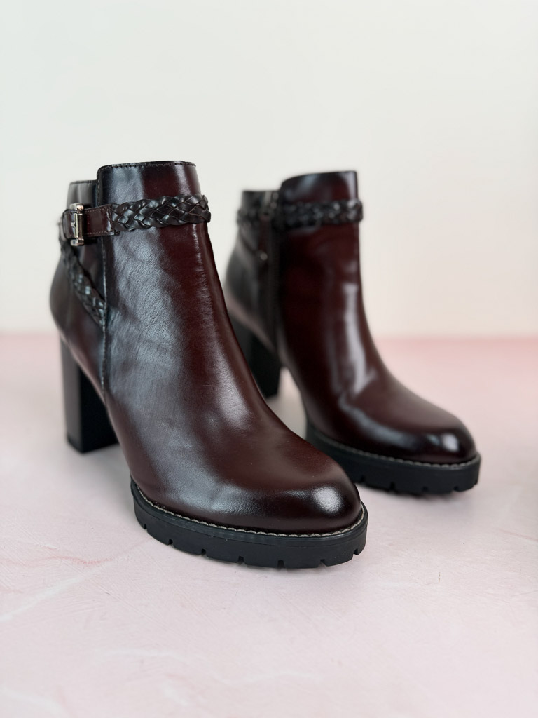 Botines BOSI nuevos (talla 38)