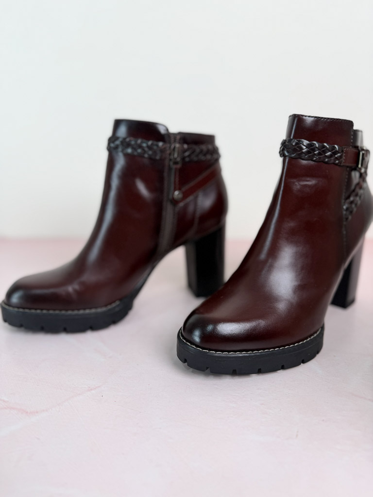 Botines BOSI nuevos (talla 38)