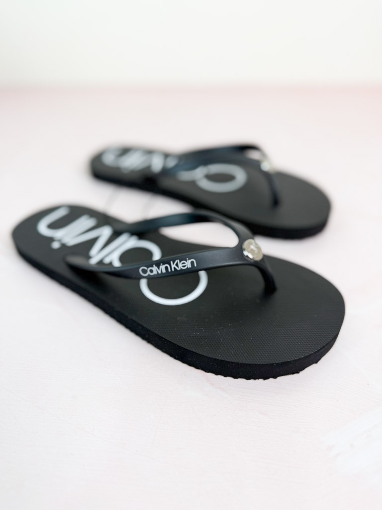 Flip Flops Calvin Klein nuevas (talla 5-6)