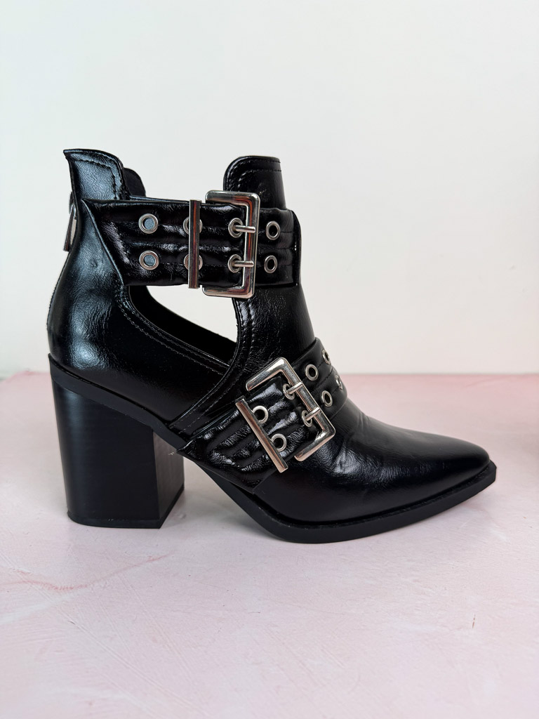 Botines SODA (talla 8)