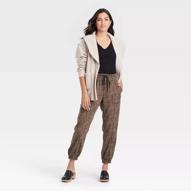 Women’s Cargo Jogger Pants – Knox Rose Brown Leopard Print (talla small)