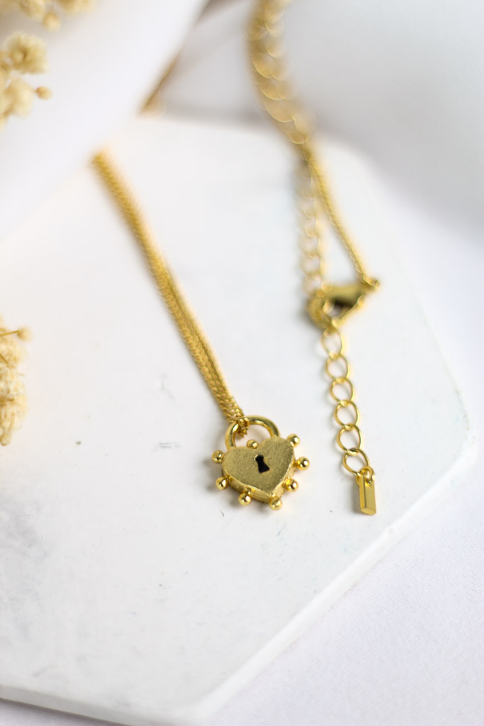 Cadena I Lock You So Much Daniela Salcedo