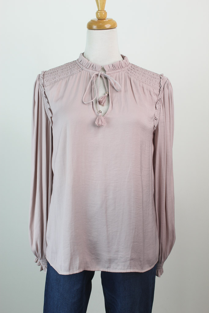Chelsea & Theodore Tie-Neck Satin Blouse nueva (talla XS) - 4