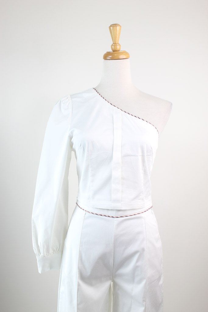 Set nuevo , blusa y pantalón (talla small)