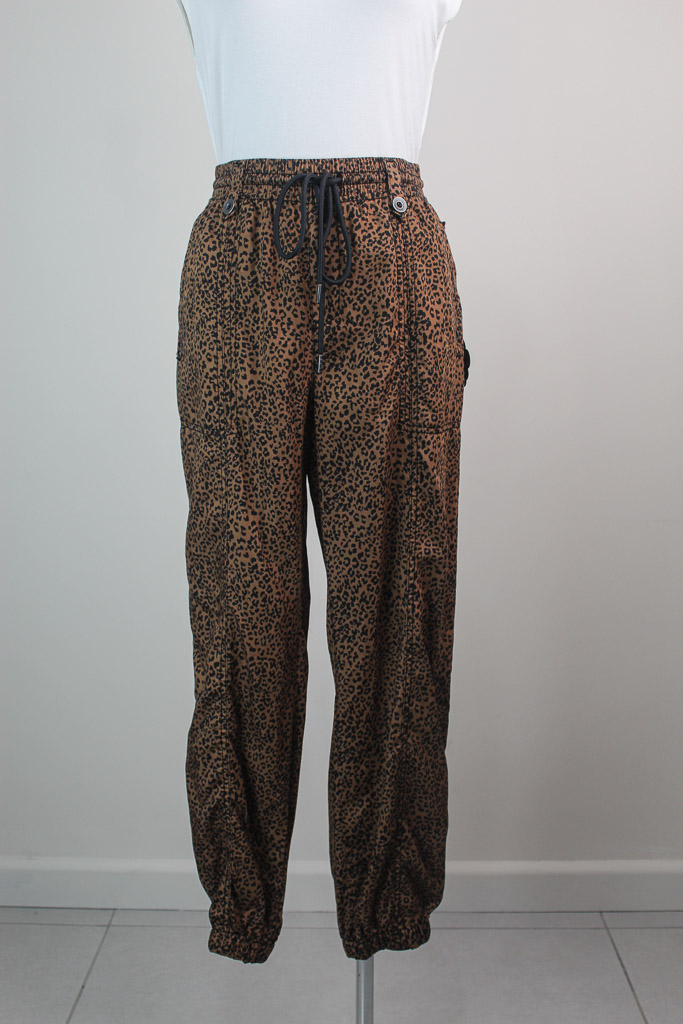 Women’s Cargo Jogger Pants – Knox Rose Brown Leopard Print (talla small) - 2
