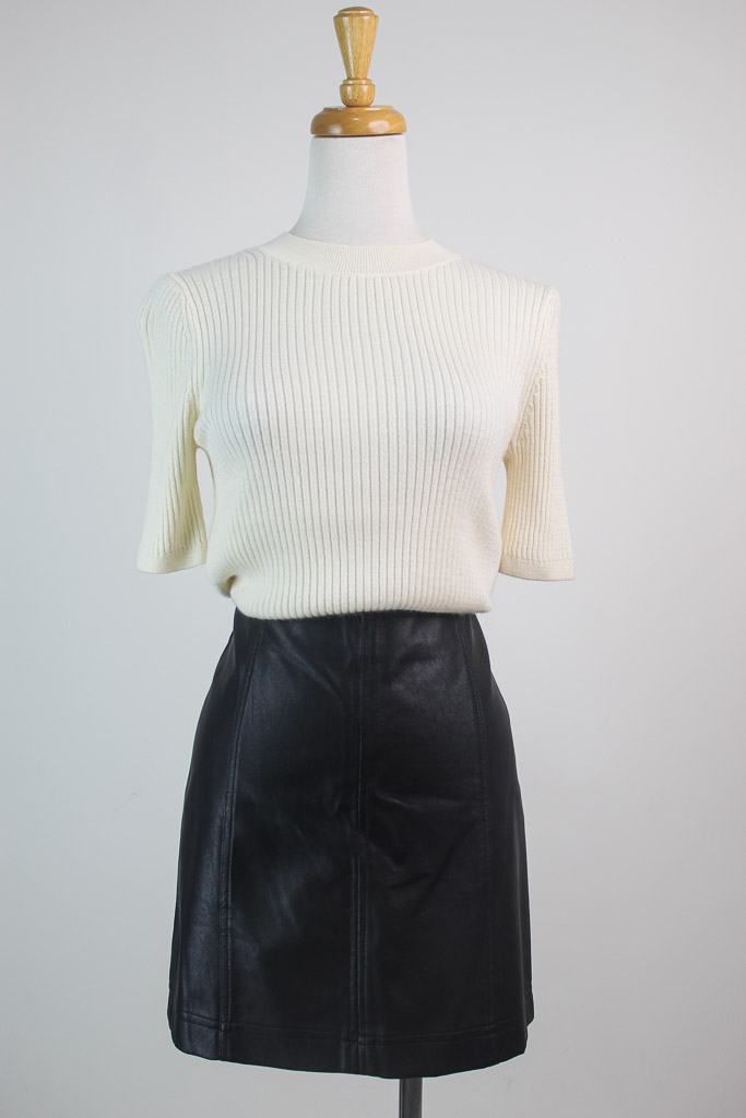 Falda cuerina (she&sky) talla small