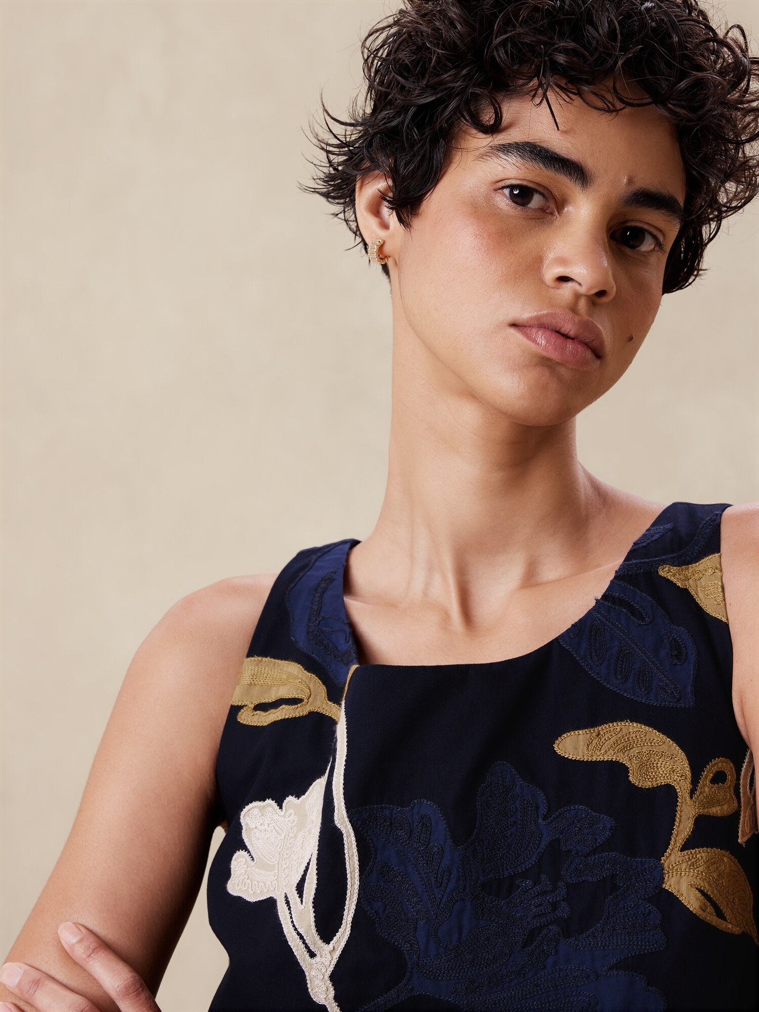 Embroidered Poplin Mini Dress Banana Republic nuevo (talla 2) - 2