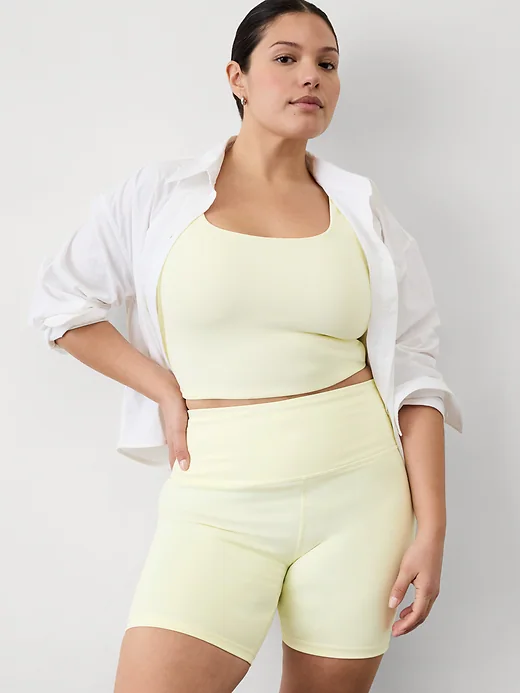 Athleta Elation Ultra High Rise 7" Short nuevo (talla M)