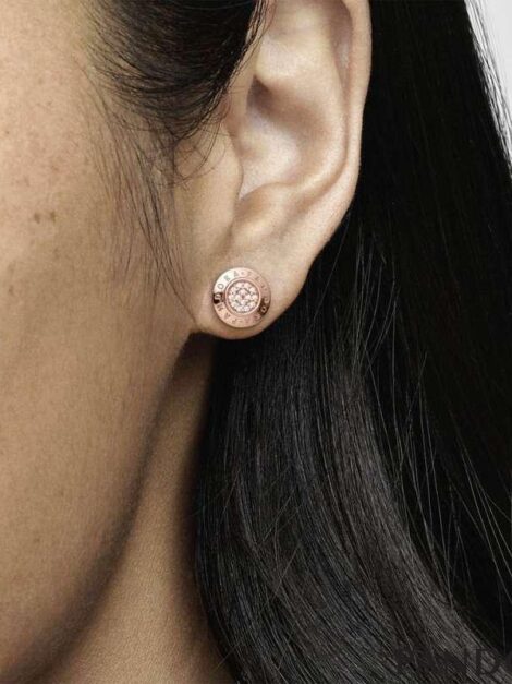 Pandora Sparkling Logo Stud Earrings - Imagen 6