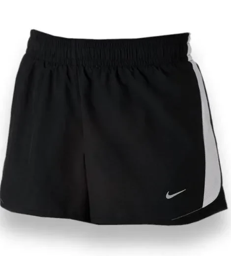 Short Nike dri fit (talla small)