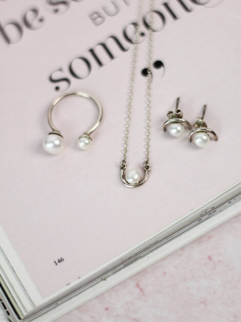 Juego de plata (aretes, collar y anillo)