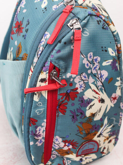 Vera Bradley x Coleman Sling Backpack - Imagen 8