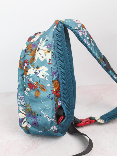 Vera Bradley x Coleman Sling Backpack - Imagen 6