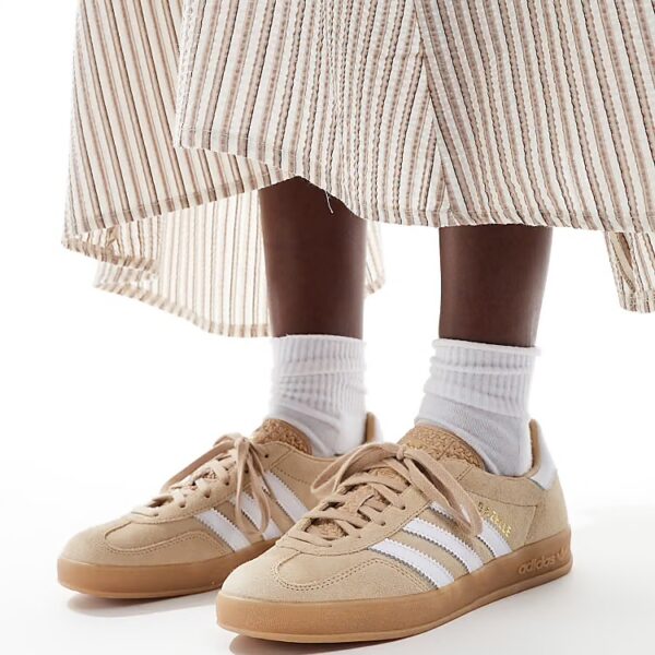 Adidas Gazelle Indoor sneakers in light brown and white (Talla 8.5)
