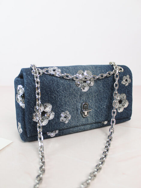 Marc Jacobs THE SEQUIN DAISY DENIM DUAL CHAIN MINI BAG - Imagen 6