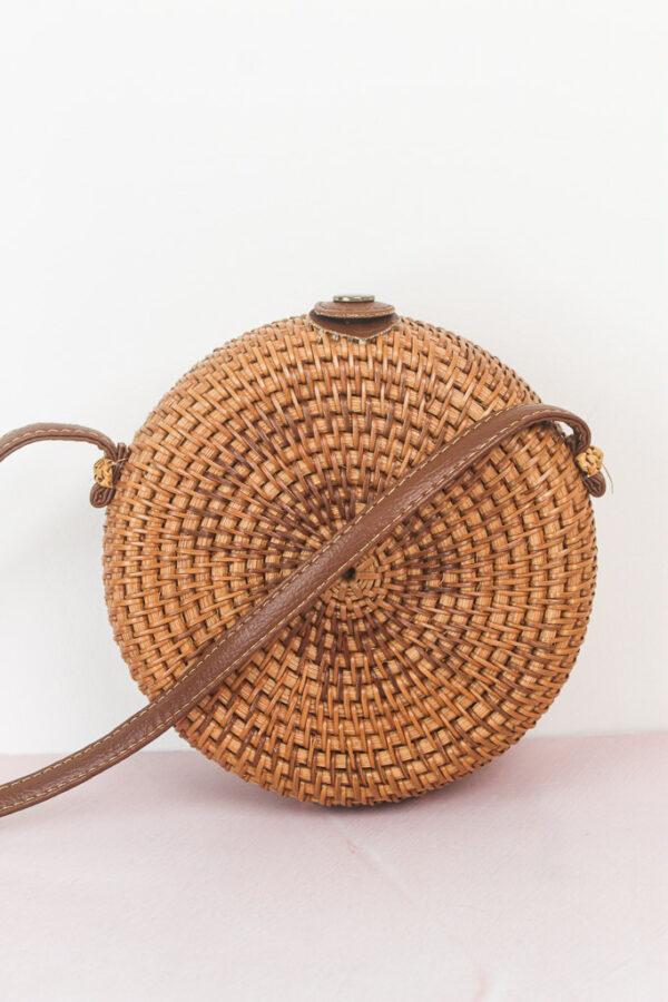 Crossbody rattan