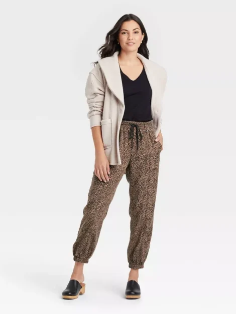 Women's Cargo Jogger Pants - Knox Rose Brown Leopard Print (talla small)