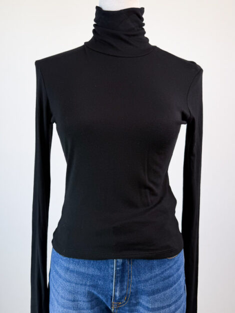 Blusa turtle neck zara (talla small)