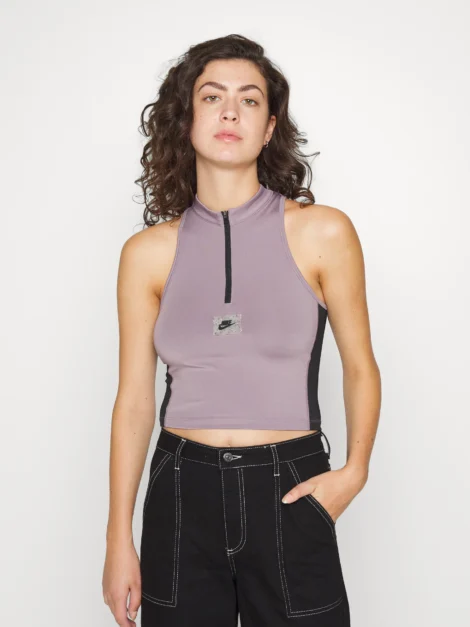 Nike Sportswear Top (talla small)