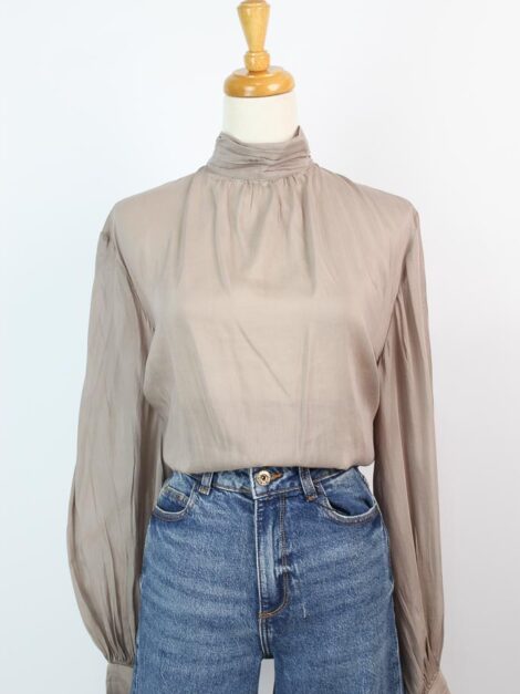 Blusa STUDIO F (talla small)