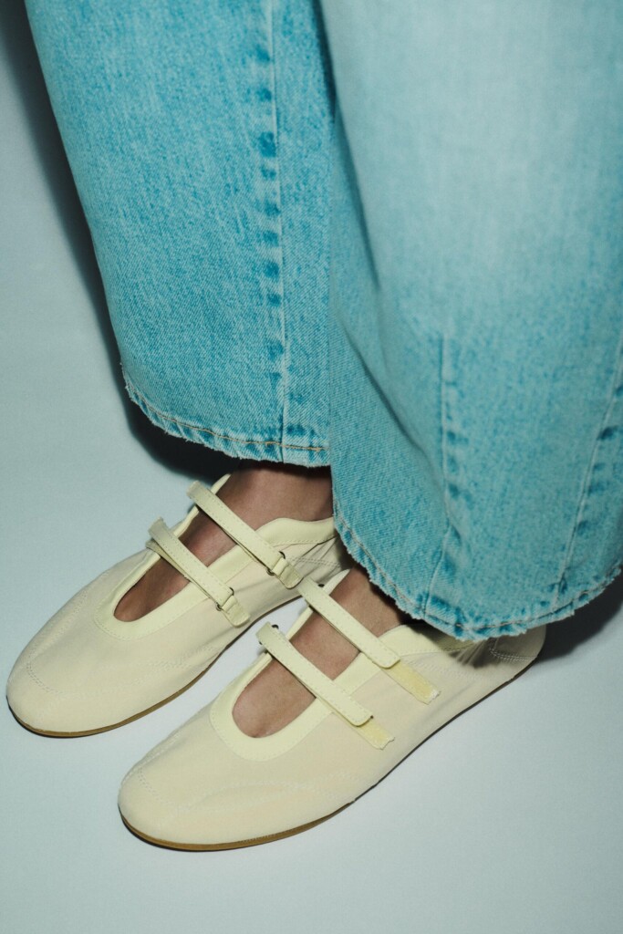 ZARA SATIN EFFECT TOPSTITCHED BALLET FLATS (talla 36)
