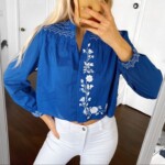 Zara Blue White Floral Embroidered Boho Blouse (talla XS)