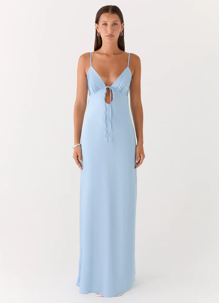 Flora Satin Maxi Dress – Ice Blue Peppermayo nuevo (talla XS)