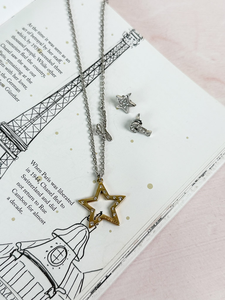 Collar y aretes GUESS