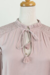 Chelsea & Theodore Tie-Neck Satin Blouse nueva (talla XS)