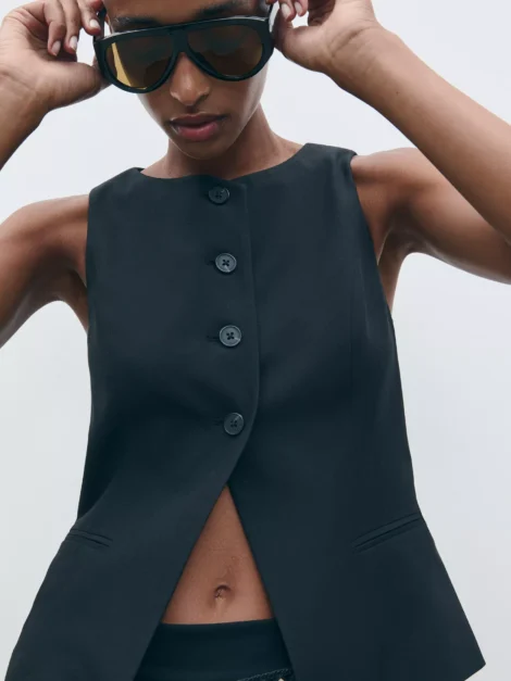 Chaleco botones | Stradivarius (talla XL pequeno, es como M)
