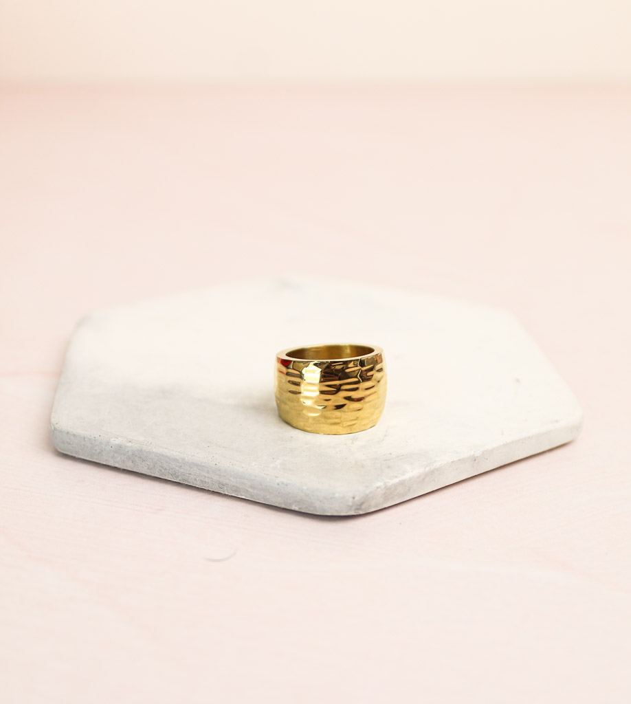 ELLIE VAIL NICO HAMMERED RING (TALLA 6)