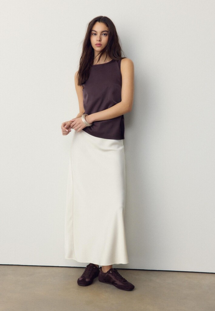 Satin midi skirt STRADIVARIUS (XL, parece M/L)