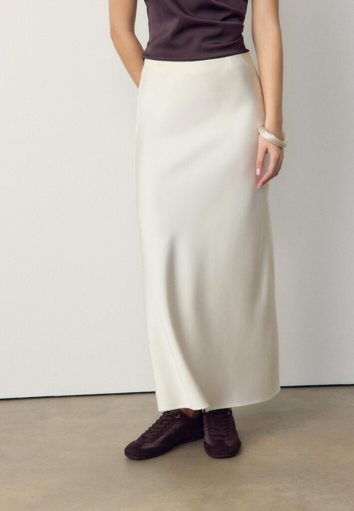 Satin midi skirt STRADIVARIUS (XL, parece M/L)
