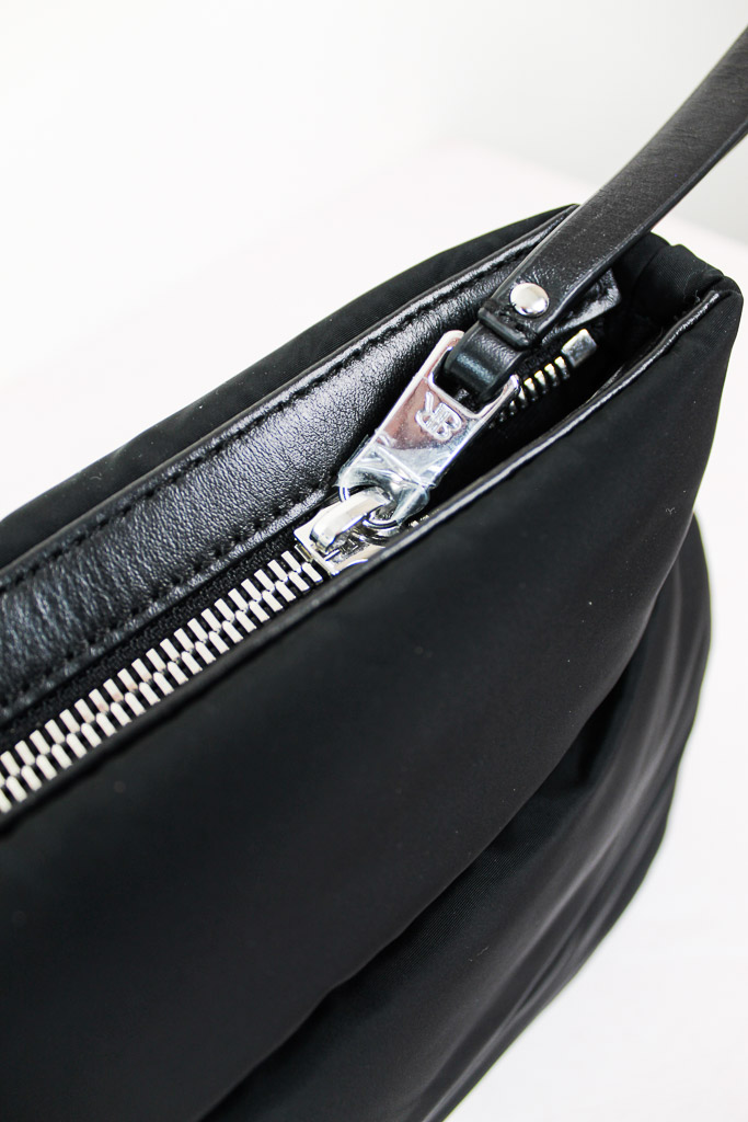Puffer Clutch (BANANA REPUBLIC)