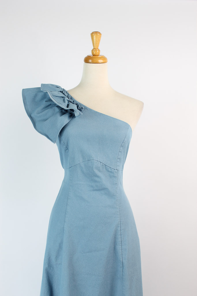 Vestido One shoulder nuevo (talla L, parece M)