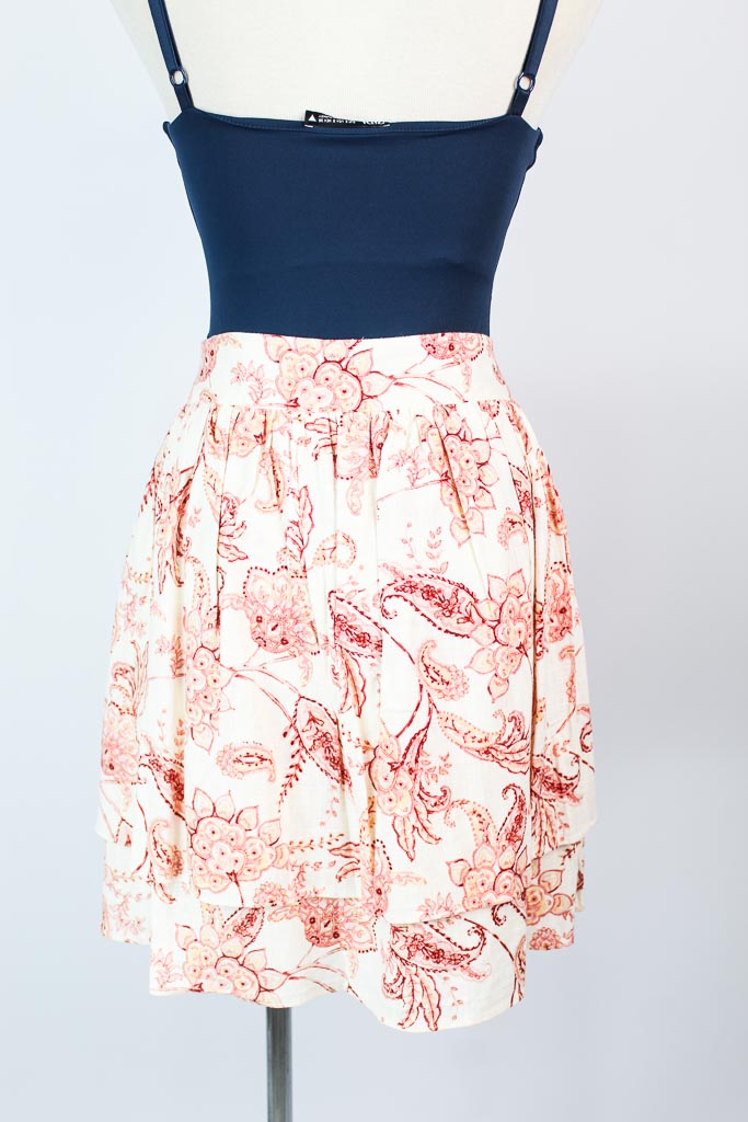 Falda EXPRESS nueva (talla 12)