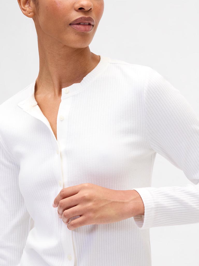 Ribbed Button-Up Top NUEVO (talla M)