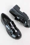 Guess Women's Chunky Platform Loafer (Talla 7,5)