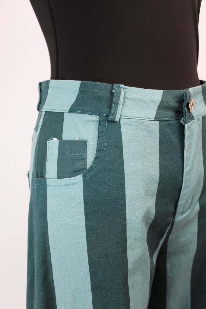 Pantalón rayas verticales NUEVO (talla M/L)