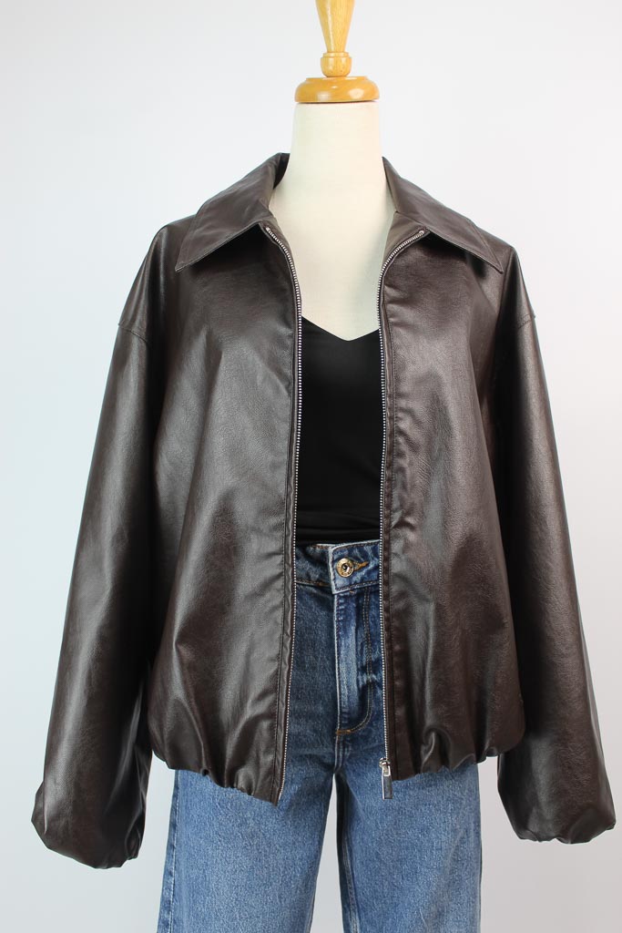 Leather effect bomber jacket nueva (talla M)