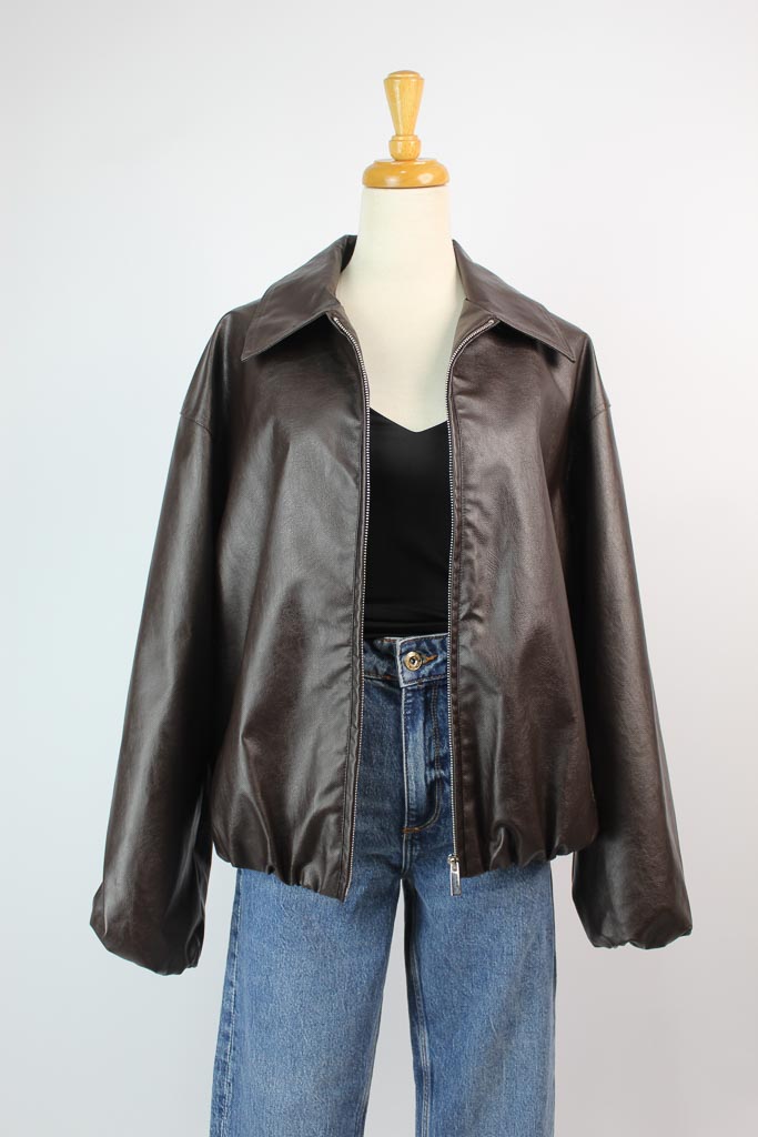 Leather effect bomber jacket nueva (talla M)