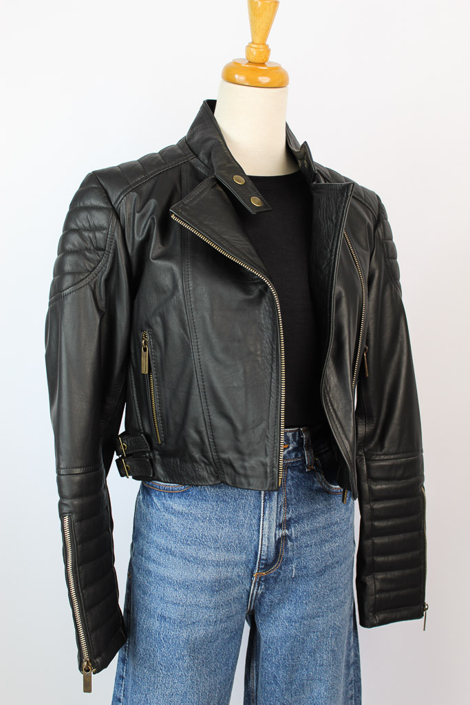 Camila BLACK nueva marca La Chamarra (talla M pequeña)