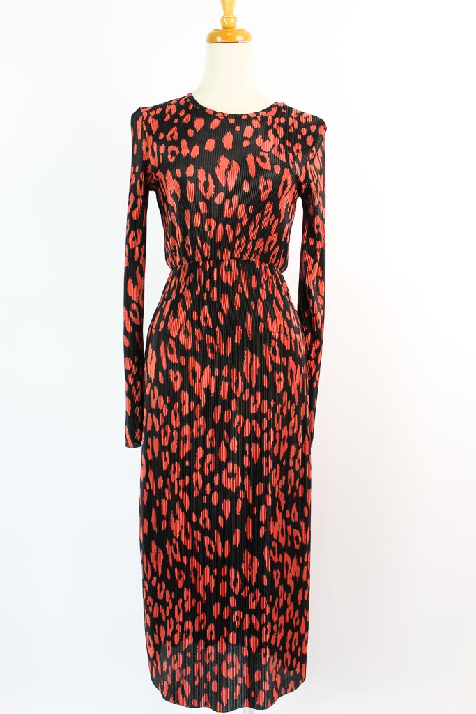 Animal Print ZARA Red Pleated Plisse Midi Dress (talla XS)