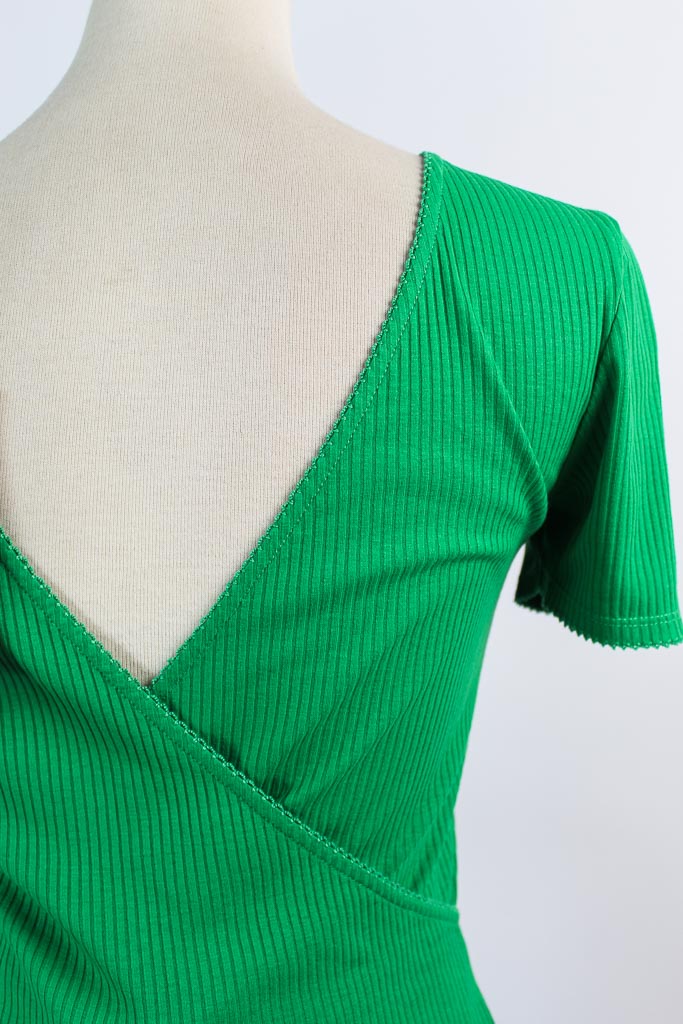 Sézanne Camiseta Dorothy Verde Flash nueva (talla XS)