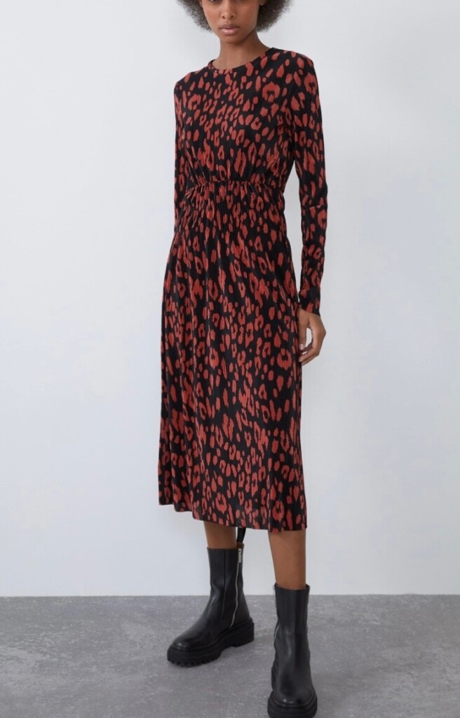 Animal Print ZARA Red Pleated Plisse Midi Dress (talla XS)