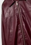 Stradivarius Chaqueta de cuero sintético - dark red (talla L) NUEVA